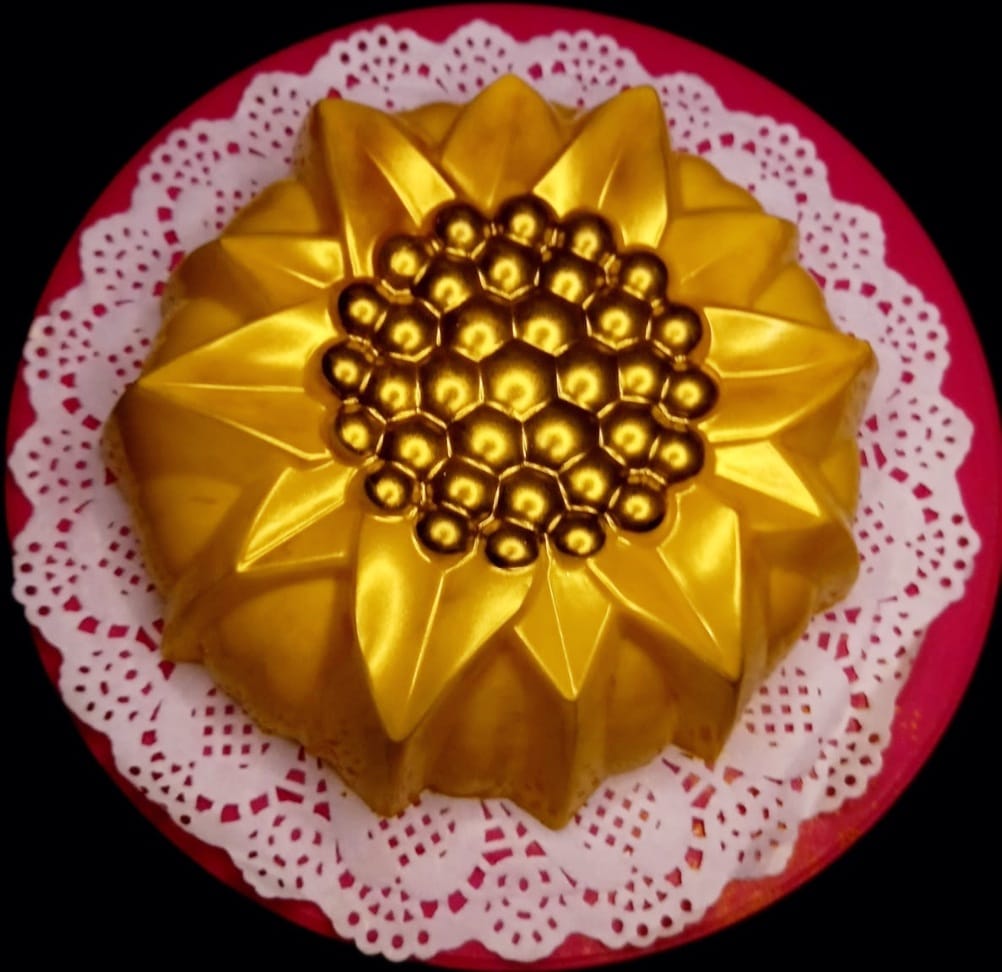 Sunflower Pinata Cake 